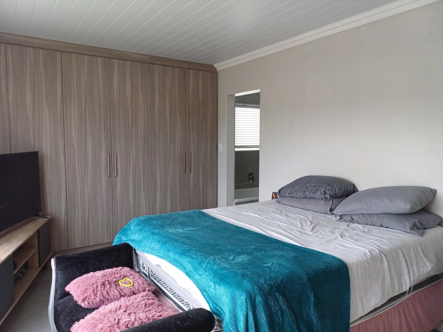 3 Bedroom Property for Sale in Seemeeu Park Western Cape